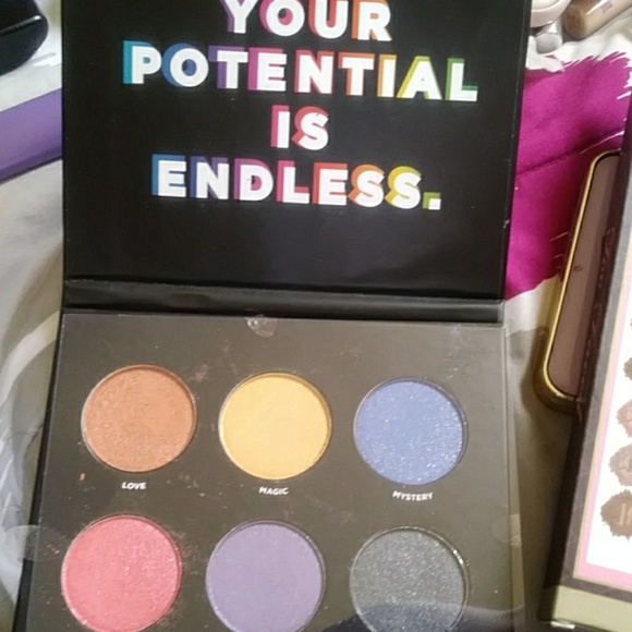 Make up pallets $30 a Pc or 2 for $50 ECT, willing - Picture 7 of 8